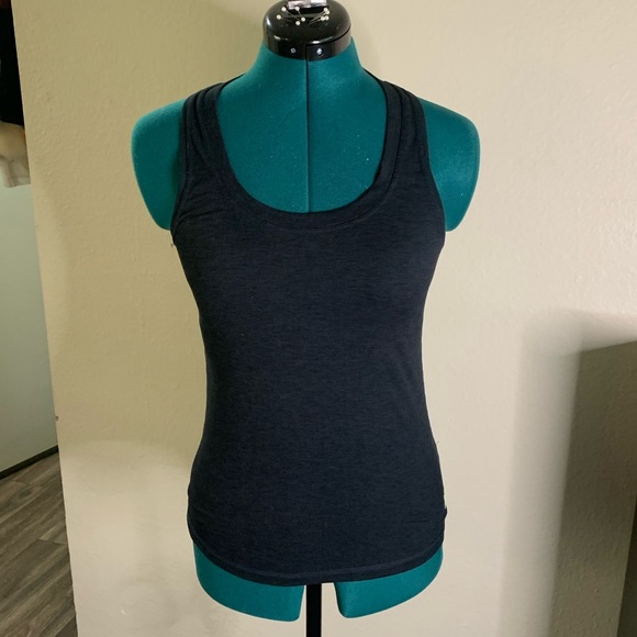 Vuori racer back tank in navy - Picture 3 of 5